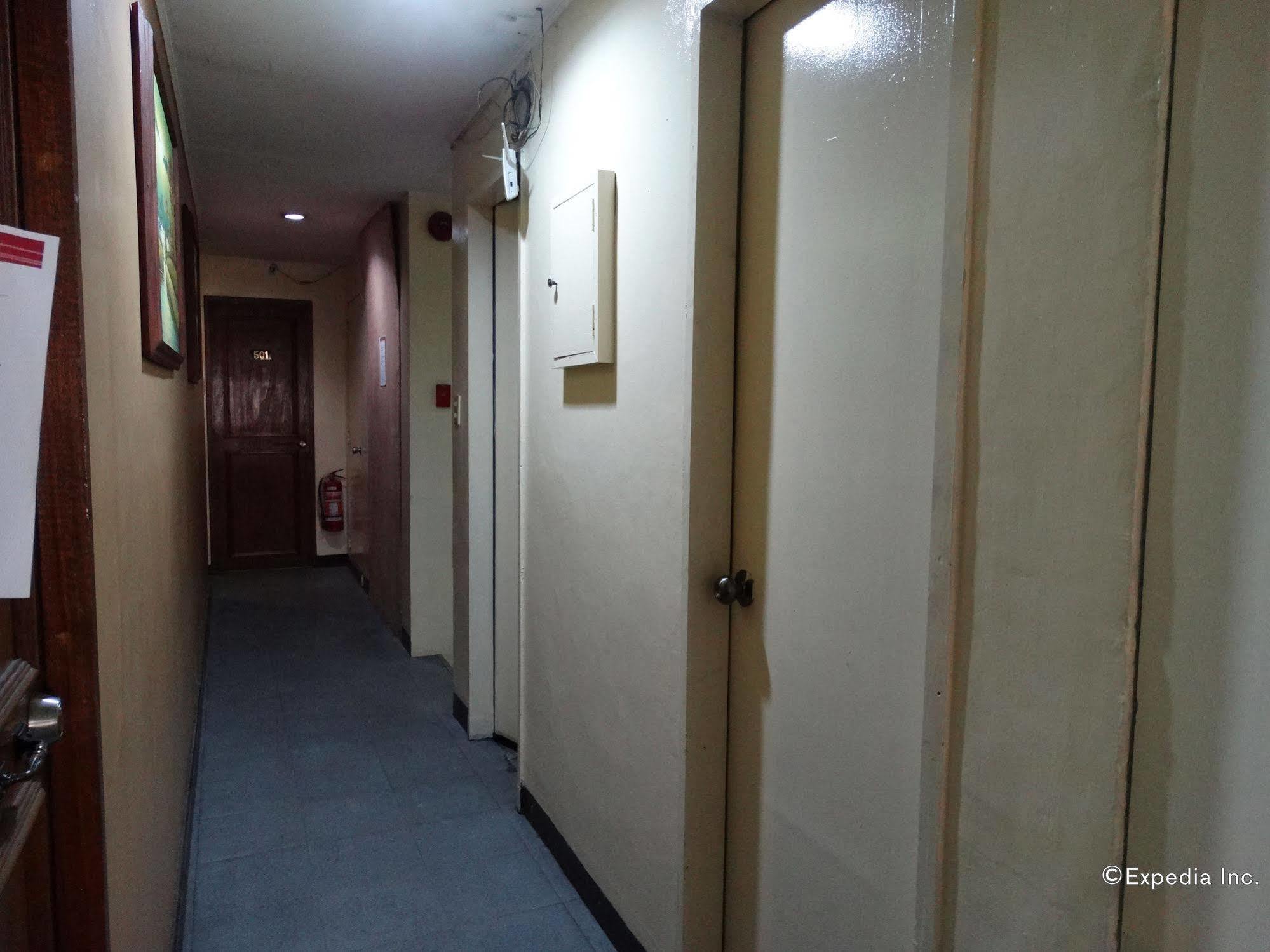 The Southern Cross Hotel Manila Bagian luar foto